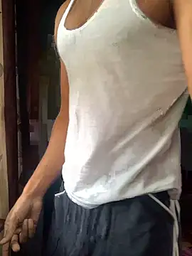 Snapshot of Vampire_xoxo chatting on 02/04/25, 07:51 Vampire xoxo online show from 02/04/25, 07:51