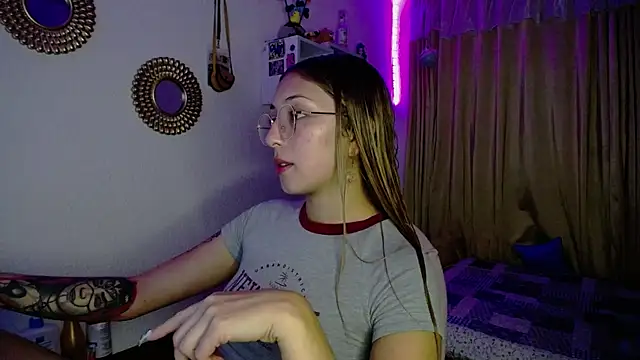 Snapshot of Soffy-brooks chatting on 12/10/24, 04:45 Soffy-brooks online show from 12/10/24, 04:45