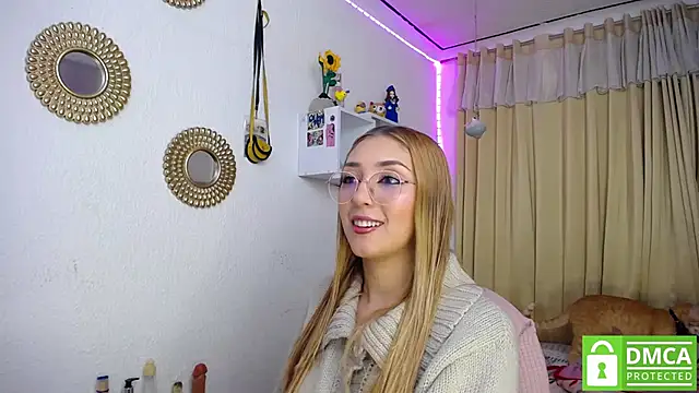 Snapshot of Soffy-brooks chatting on 02/19/25, 06:33 Soffy-brooks online show from 02/19/25, 06:33