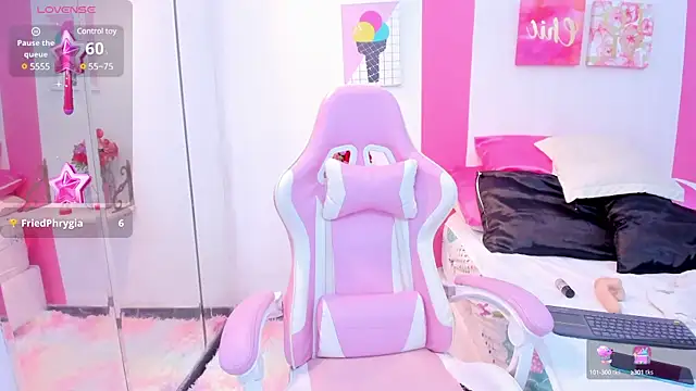 scarlette 15  online show from 02/05/25, 06:46