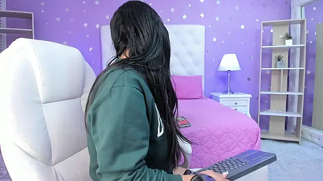 scarlette 15  online show from 11/06/25, 03:18