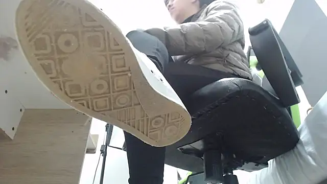 alma fenix online show from 02/24/25, 12:05