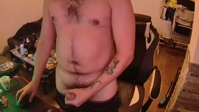 Snapshot of bananahot31 chatting on 12/06/24, 06:48 bananahot31 online show from 12/06/24, 06:48