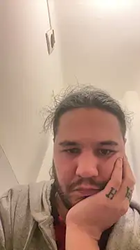 Snapshot of bananahot31 chatting on 11/01/25, 03:36 bananahot31 online show from 11/01/25, 03:36