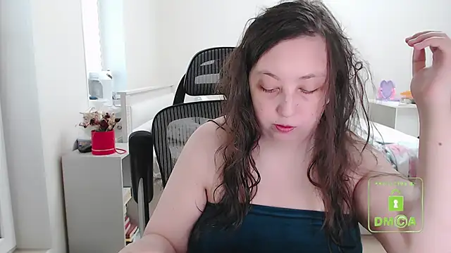 Snapshot of cute_and_hot chatting on 09/18/25, 09:22 cute and hot online show from 09/18/25, 09:22