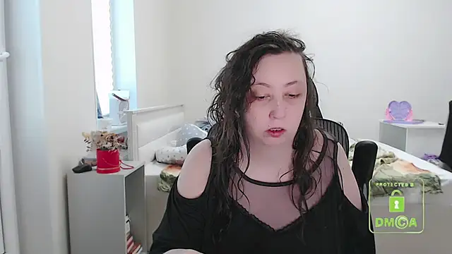 Snapshot of cute_and_hot chatting on 09/25/25, 10:08 cute and hot online show from 09/25/25, 10:08