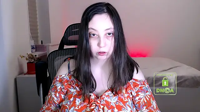 Snapshot of cute_and_hot chatting on 11/26/25, 04:30 cute and hot online show from 11/26/25, 04:30