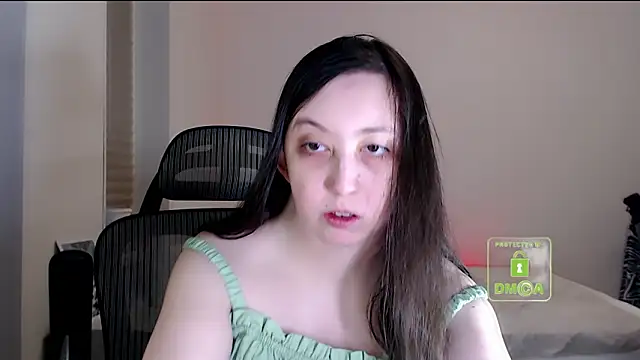 Snapshot of cute_and_hot chatting on 02/01/26, 03:32 cute and hot online show from 02/01/26, 03:32