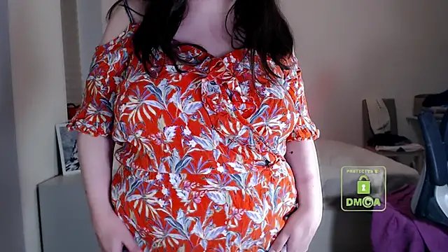 Snapshot of cute_and_hot chatting on 03/18/26, 04:43 cute and hot online show from 03/18/26, 04:43