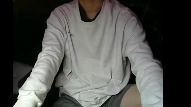 Snapshot of Ray175oo chatting on 02/15/25, 05:07 Ray175oo online show from 02/15/25, 05:07