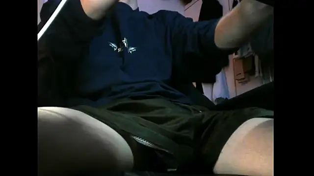 Snapshot of Ray175oo chatting on 11/23/25, 06:52 Ray175oo online show from 11/23/25, 06:52