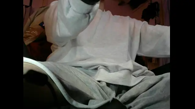 Snapshot of Ray175oo chatting on 12/05/25, 06:26 Ray175oo online show from 12/05/25, 06:26