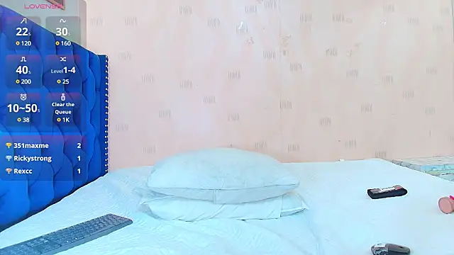 hotlatinateacher online show from 01/17/25, 01:25