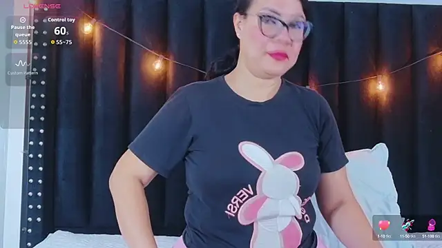 hotlatinateacher online show from 10/12/25, 11:53