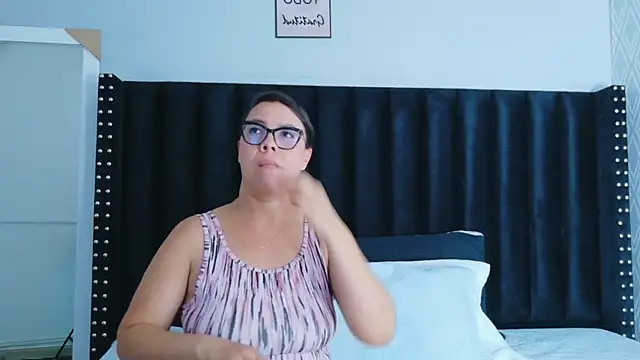 hotlatinateacher online show from 04/30/26, 07:09