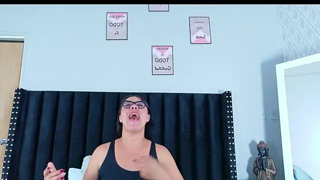 hotlatinateacher online show from 05/12/26, 07:00