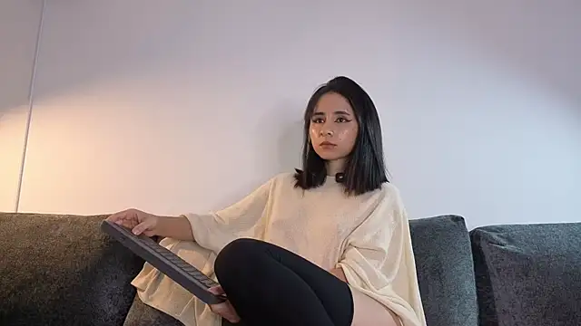 Snapshot of angelinepossy chatting on 05/03/26, 11:55 angelinepossy online show from 05/03/26, 11:55