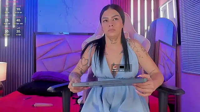 Snapshot of channel_guss chatting on 11/09/25, 10:52 channel guss online show from 11/09/25, 10:52