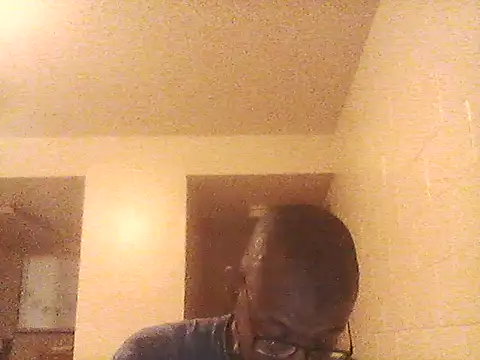 Snapshot of Mcpiney chatting on 10/31/25, 06:58 Mcpiney online show from 10/31/25, 06:58