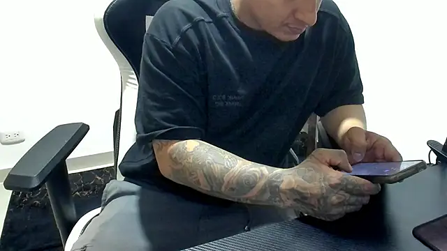 stebankechima online show from 10/10/25, 12:20