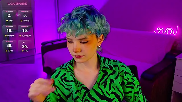 Snapshot of School_Love chatting on 12/13/24, 01:12 School Love online show from 12/13/24, 01:12