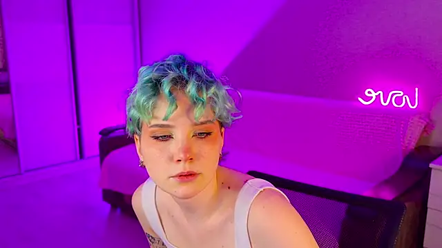 Snapshot of School_Love chatting on 12/16/24, 01:11 School Love online show from 12/16/24, 01:11