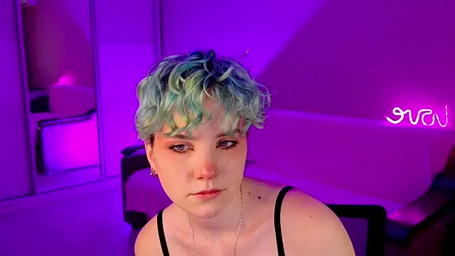 Snapshot of School_Love chatting on 12/22/24, 01:11 School Love online show from 12/22/24, 01:11