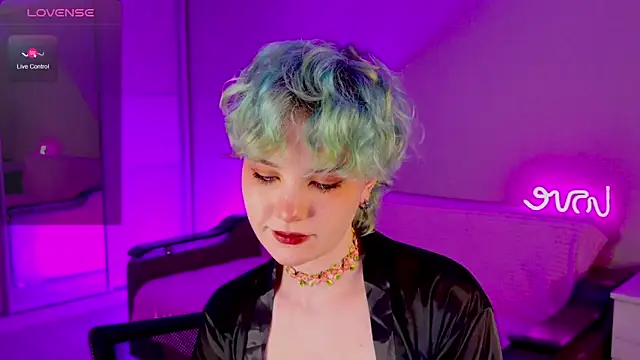 Snapshot of School_Love chatting on 01/12/25, 04:08 School Love online show from 01/12/25, 04:08