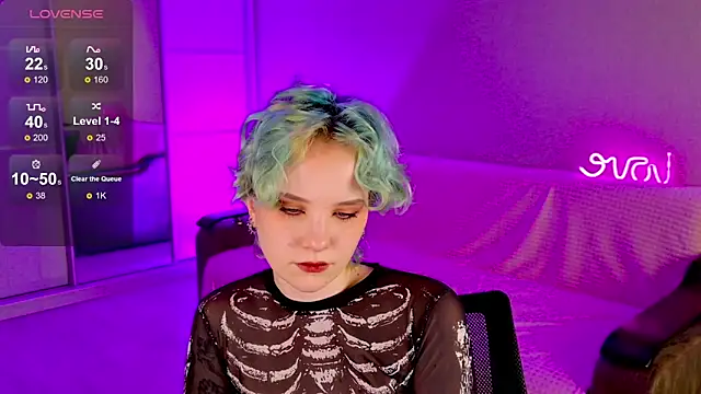 Snapshot of School_Love chatting on 03/09/25, 01:04 School Love online show from 03/09/25, 01:04