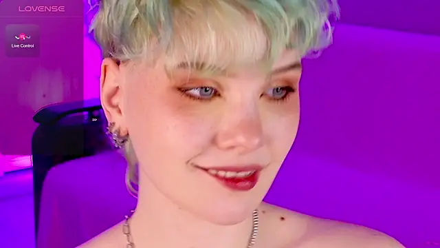 Snapshot of School_Love chatting on 03/12/25, 04:13 School Love online show from 03/12/25, 04:13