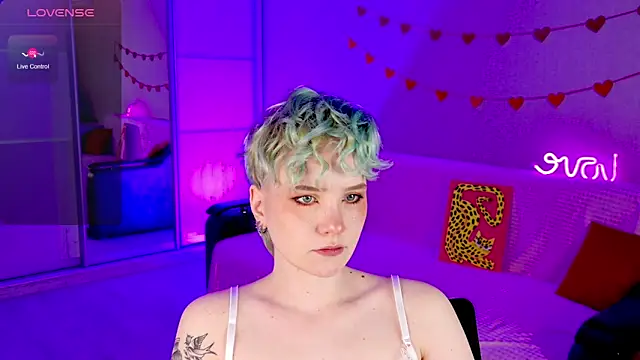 Snapshot of School_Love chatting on 03/16/25, 01:06 School Love online show from 03/16/25, 01:06