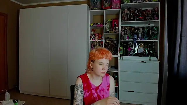 School Love online show from 06/21/26, 08:17