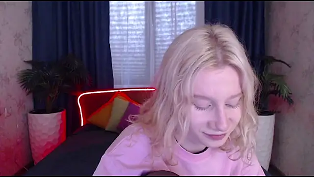 EnigmaSee online show from 10/05/25, 01:48