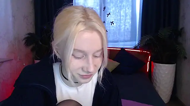 Snapshot of EnigmaSee chatting on 02/03/26, 09:14 EnigmaSee online show from 02/03/26, 09:14