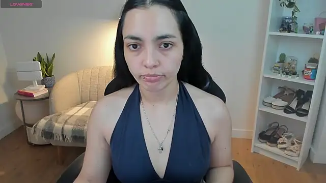 Snapshot of _BellaEvans_ chatting on 04/10/26, 04:50 BellaEvans online show from 04/10/26, 04:50