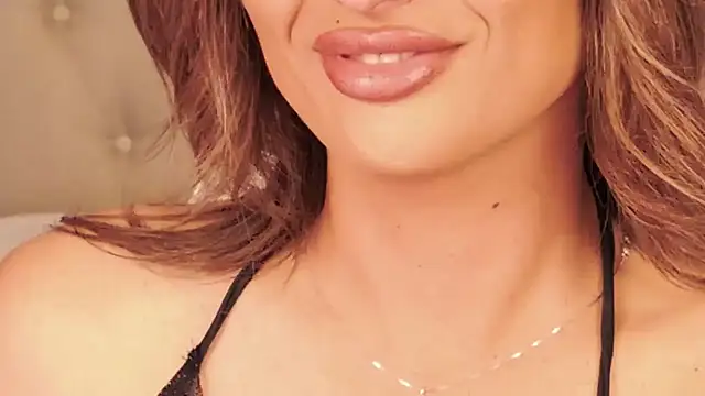 Snapshot of xprettysmilex chatting on 01/02/25, 11:38 xprettysmilex online show from 01/02/25, 11:38