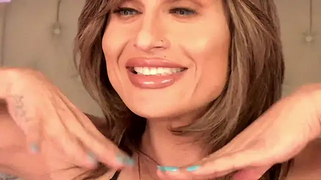 Snapshot of xprettysmilex chatting on 01/15/25, 09:09 xprettysmilex online show from 01/15/25, 09:09