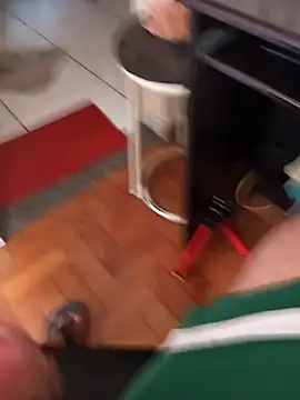 Snapshot of lobomisterioso13 chatting on 10/09/25, 12:03 lobomisterioso13 online show from 10/09/25, 12:03