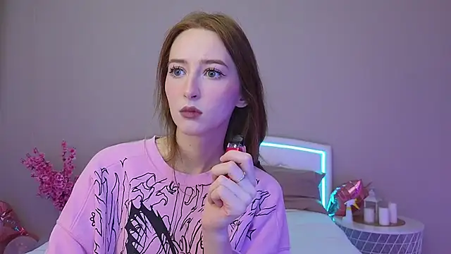 Snapshot of MichaDenver chatting on 12/02/25, 09:47 MichaDenver online show from 12/02/25, 09:47