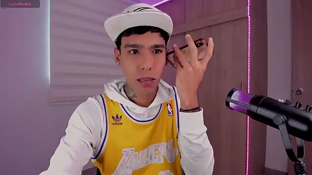 aldrinwhite online show from 01/17/25, 02:18