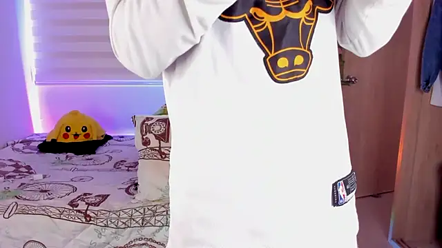 aldrinwhite online show from 10/20/25, 05:46