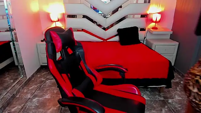 KateTompson  online show from 12/16/25, 07:52