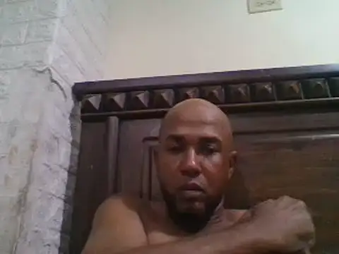 Snapshot of Frankie0880 chatting on 12/31/24, 11:39 Frankie0880 online show from 12/31/24, 11:39