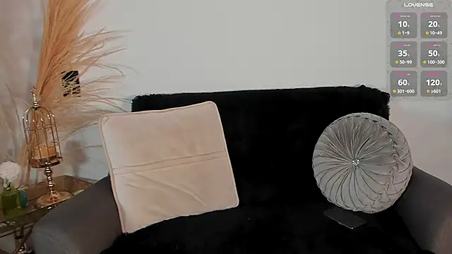 Chrishell  online show from 11/24/25, 11:26