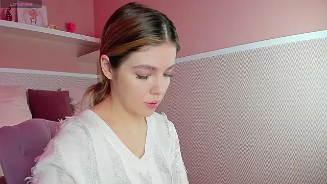 Anna Robinson online show from 01/10/25, 01:21