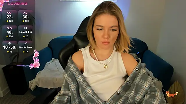 Anna Robinson online show from 03/10/25, 01:32