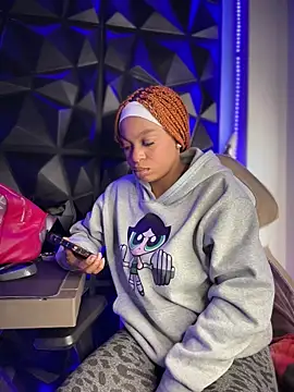 Melany Williams online show from 12/04/25, 12:47