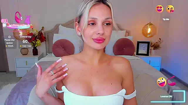 MissLoou online show from 05/28/26, 05:05