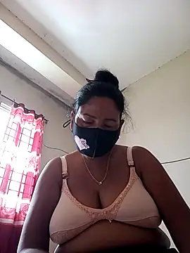 Snapshot of Neha-Roy chatting on 09/30/25, 04:50 Neha-Roy online show from 09/30/25, 04:50