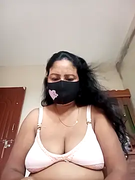 Snapshot of Neha-Roy chatting on 10/07/25, 04:53 Neha-Roy online show from 10/07/25, 04:53